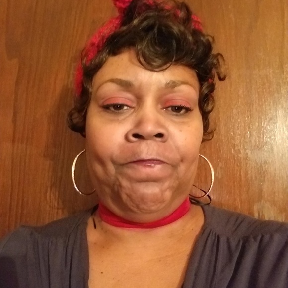 Meet your Posher, Sheila - Picture 5 of 6